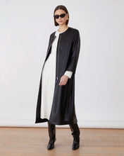 Cargar imagen en el visor de la galería, Abrigo negro polipiel