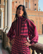 Cargar imagen en el visor de la galería, Camisa lazada rayas