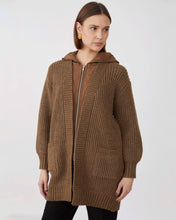 Cargar imagen en el visor de la galería, Cárdigan acolchado largo