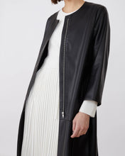 Cargar imagen en el visor de la galería, Abrigo negro polipiel