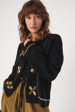 Cargar imagen en el visor de la galería, Suéter flores