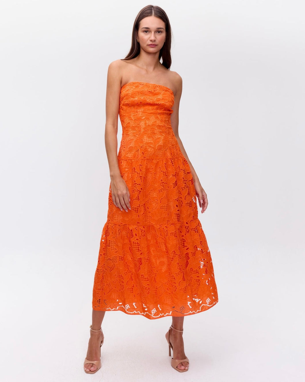 Vestido naranja bordado