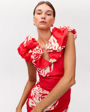 Cargar imagen en el visor de la galería, Vestido rojo volante escote