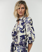 Cargar imagen en el visor de la galería, Camisa fluida estampada