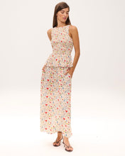 Cargar imagen en el visor de la galería, Conjunto top y falda flores
