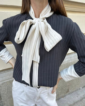 Cargar imagen en el visor de la galería, Camisa gris lazo