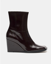 Cargar imagen en el visor de la galería, Botín cuña marrón chocolate