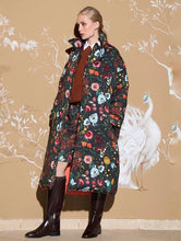 Cargar imagen en el visor de la galería, Abrigo plumón estampado