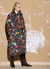 Cargar imagen en el visor de la galería, Abrigo plumón estampado