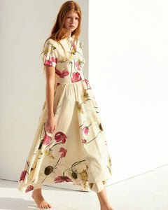 Vestido capas flores